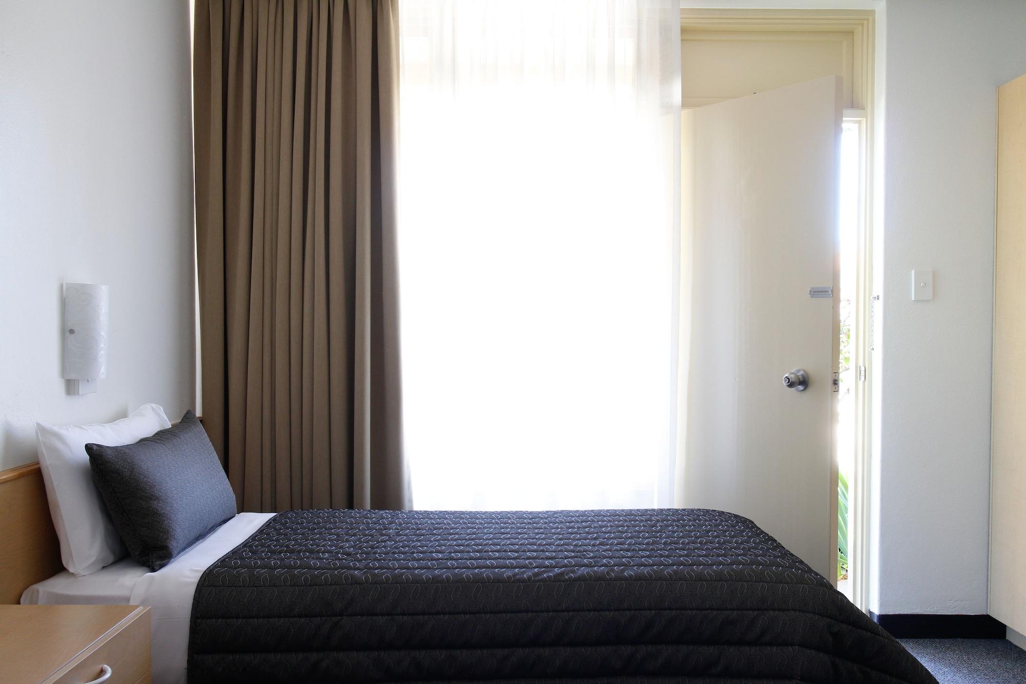 Mid City Motor Inn 퀘안비얀 외부 사진