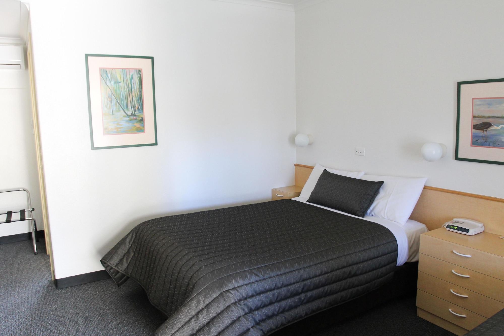 Mid City Motor Inn 퀘안비얀 외부 사진
